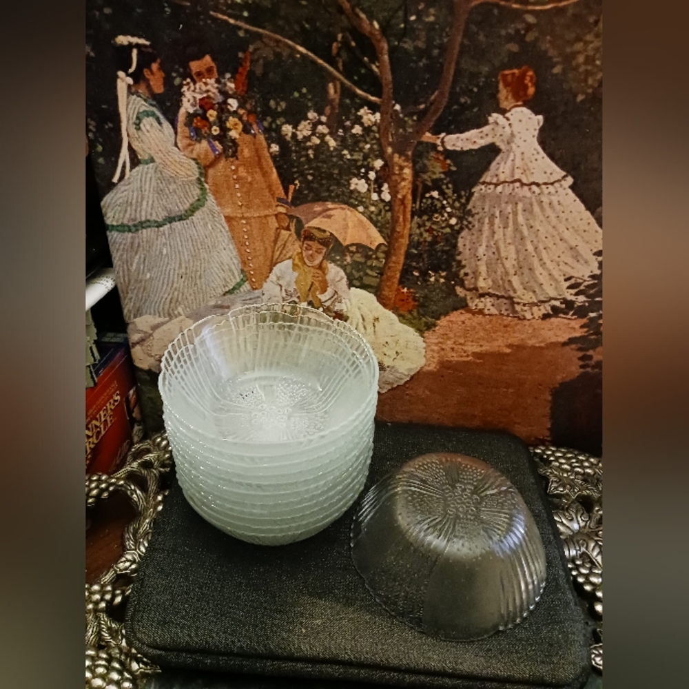 Vintage Libbey Dessert🥣Set of 12🍨🍧🥧5"×2.5",Sculptured Leaf 🍃 Bubble Design.